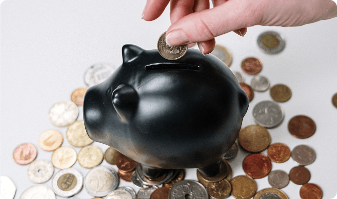 Porquinho de moedas e economia